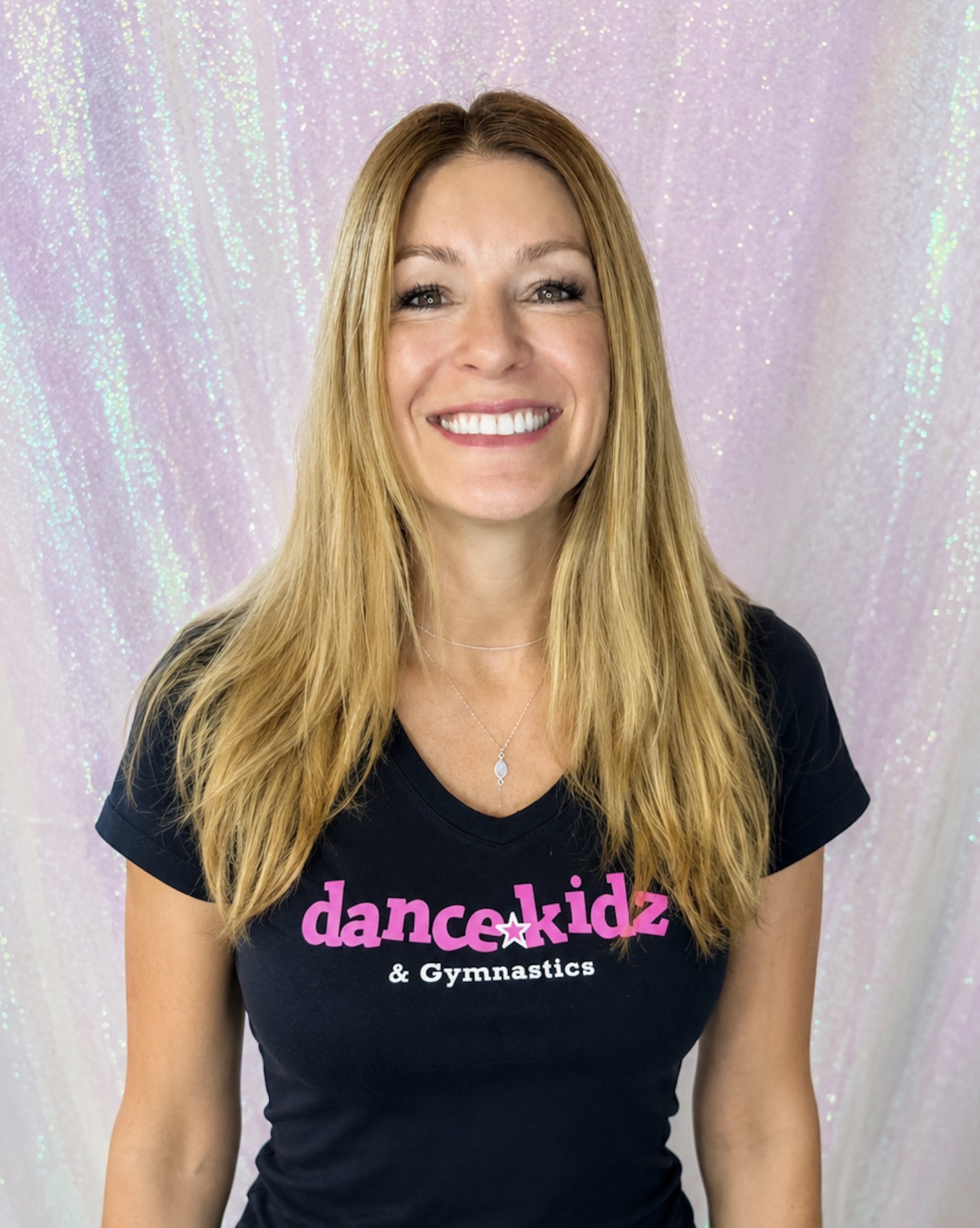 Miss Niki, Dancekidz instructor